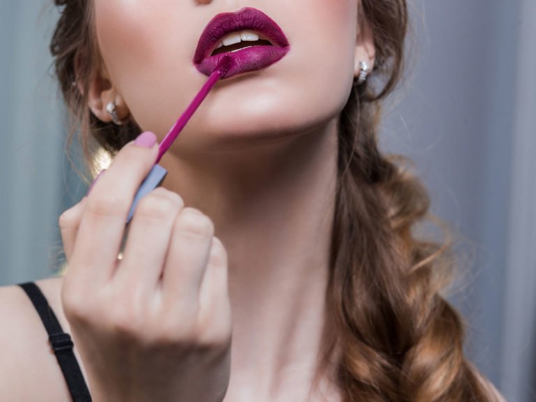 How To Make-Up  Lipstick?