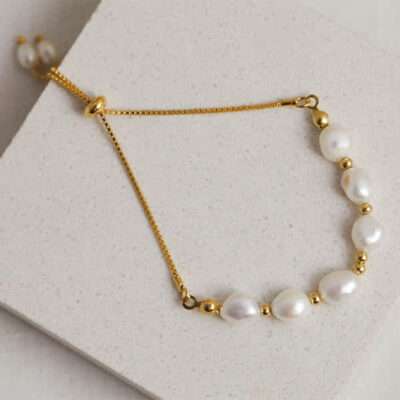 Love Shouts Fresh Water Pearl Bracelet