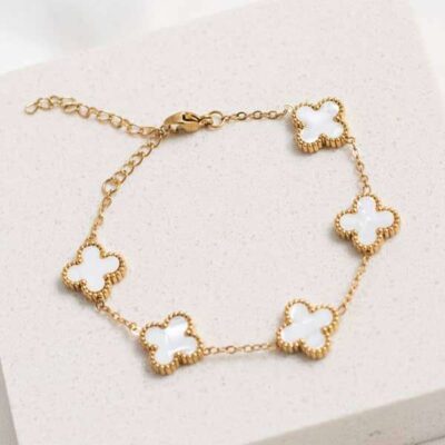 Love Shouts Flower Bracelet White